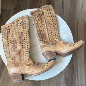 Coral Vintage Studded boot